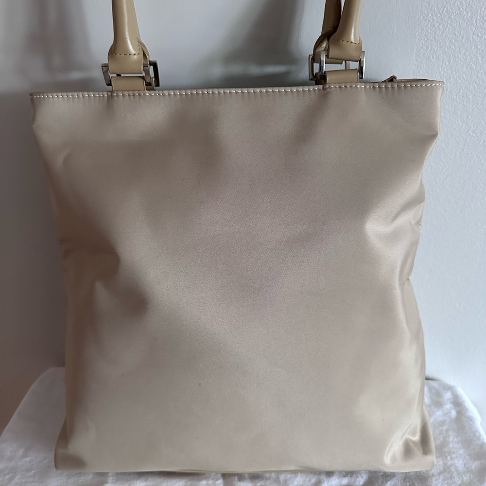 Harrods of London Zipper Tote - Picture 6 of 9